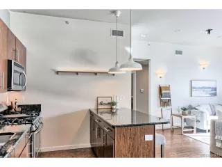 Photo #6: 7201385 Listing