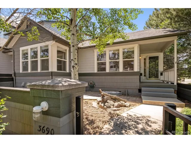 MLS: 7230073 Condo For Sale