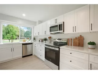 Photo #5: 7343068 Listing