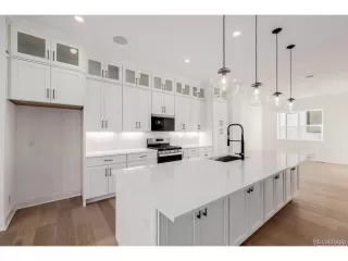 Photo #5: 7411484 Listing