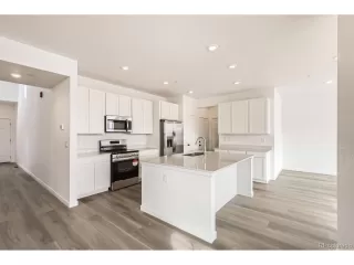 Photo #1: 7411778 Listing