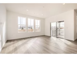 Photo #4: 7411778 Listing