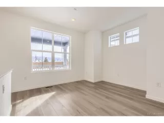 Photo #5: 7411778 Listing