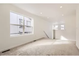 Photo #6: 7411778 Listing