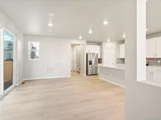 Photo #4: 7427340 Listing