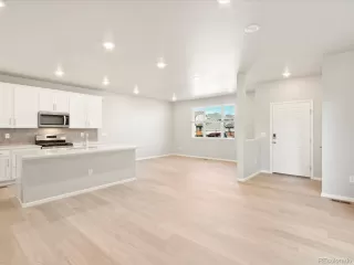 Photo #6: 7427340 Listing