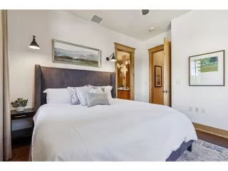 Photo #3: 7466621 Listing