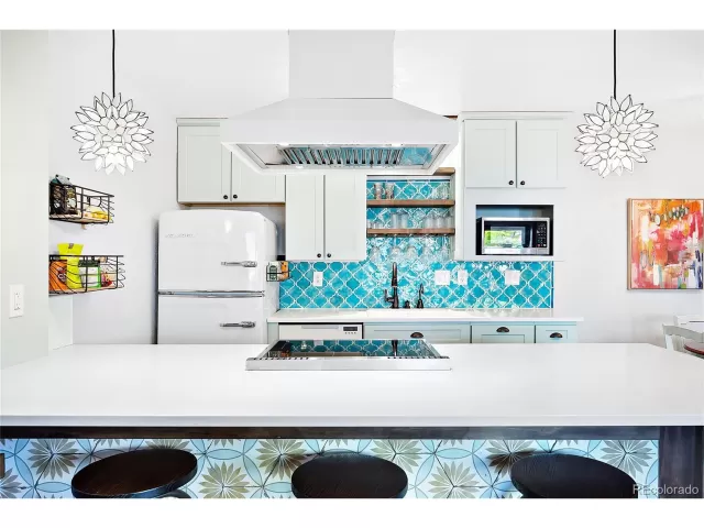 MLS: 7517126 Condo For Sale