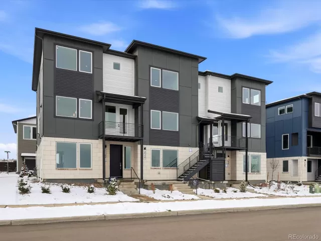 MLS: 7561861 Condo For Sale