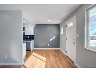 Photo #3: 7691101 Listing