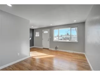 Photo #5: 7691101 Listing