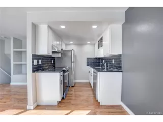 Photo #6: 7691101 Listing