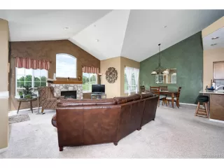 Photo #5: 7694996 Listing