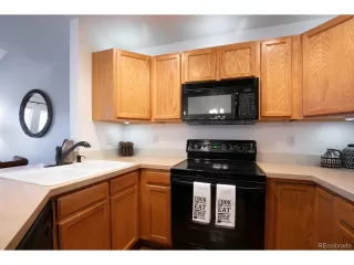 Photo #6: 7706600 Listing