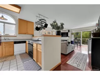 Photo #5: 7727006 Listing