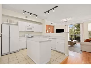 Photo #6: 7741902 Listing