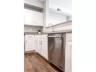 Photo #5: 7874610 Listing