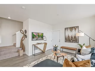 Photo #4: 7933187 Listing