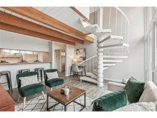 Photo #2: 7934106 Listing