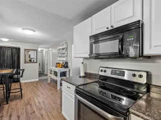 Photo #4: 8011076 Listing