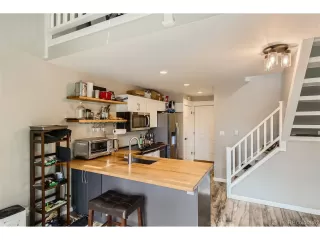 Photo #4: 8050237 Listing 