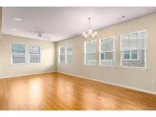 Photo #3: 8059234 Listing