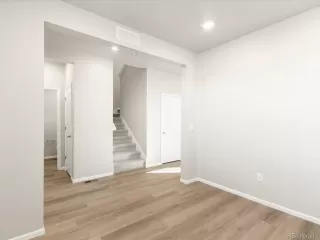 Photo #3: 8064105 Listing