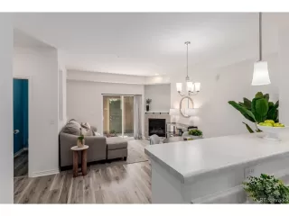 Photo #5: 8069594 Listing