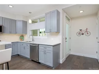 Photo #6: 8115072 Listing