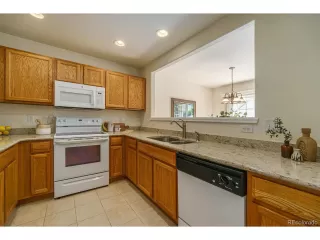 Photo #6: 8127877 Listing