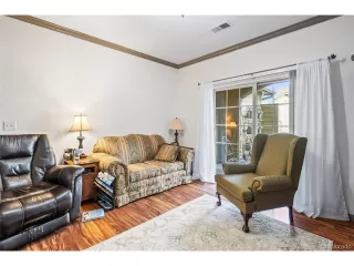 Photo #6: 8162778 Listing