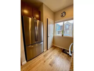 Photo #5: 8177797 Listing