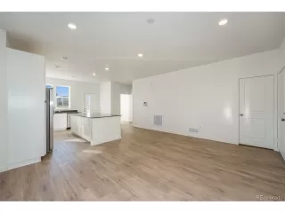 Photo #5: 8188485 Listing 