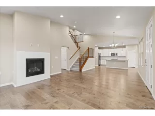 Photo #5: 8224926 Listing 