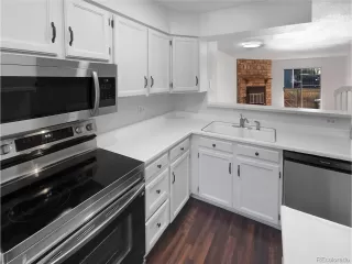 Photo #5: 8236822 Listing