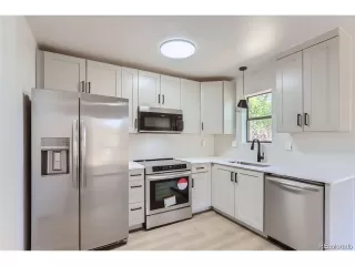 Photo #5: 8240908 Listing