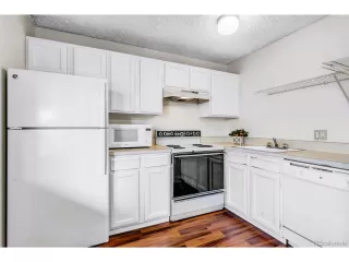 Photo #5: 8242304 Listing