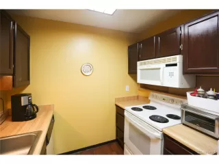 Photo #5: 8314405 Listing