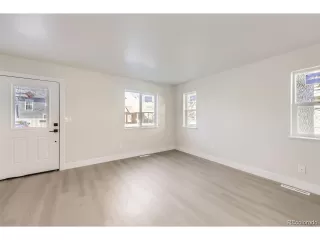 Photo #5: 8314581 Listing