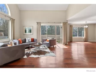 Photo #5: 8316976 Listing