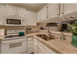 Photo #5: 8433731 Listing