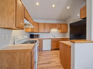 Photo #6: 8441740 Listing