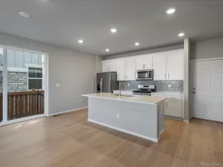 Photo #5: 8483091 Listing