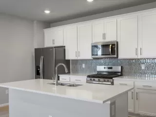 Photo #6: 8483091 Listing