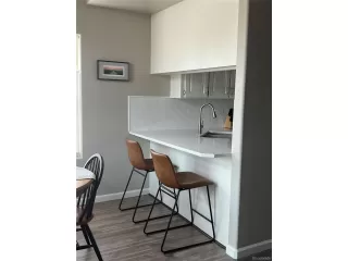 Photo #5: 8520126 Listing