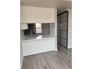 Photo #6: 8520126 Listing