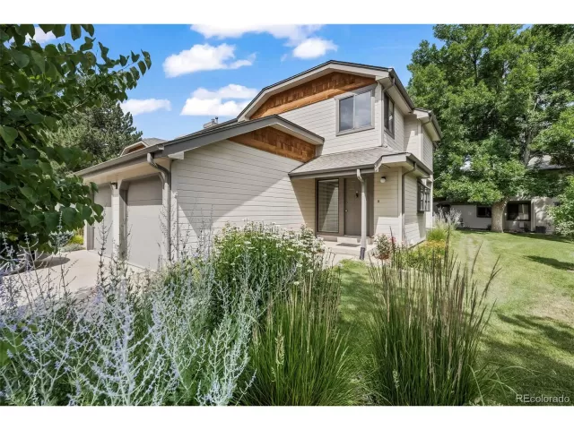 MLS: 8563887 Condo For Sale