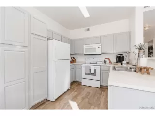 Photo #5: 8576927 Listing