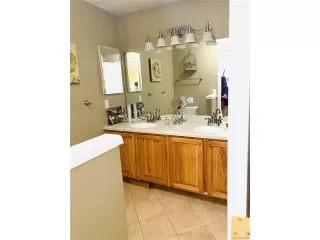 Photo #3: 8632032 Listing