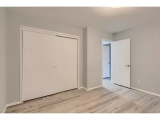 Photo #5: 8691742 Listing